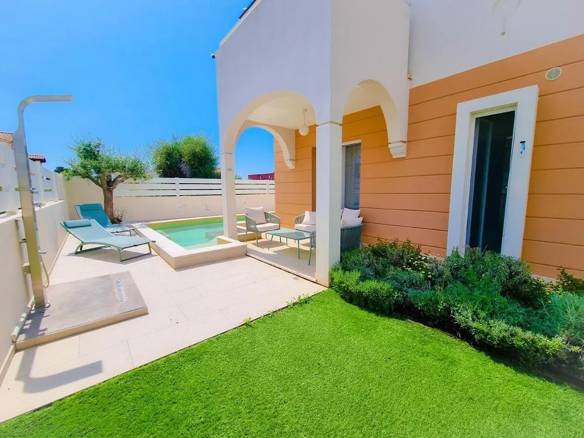 פולה Calypso Luxury Pool&Spa